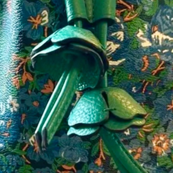 Coach Petal Bucket Bag Wristlet with Flower Drawstring Bag Multi Blue Floral - Picture 4 of 4